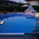 Baci For 4 Guests In Rose